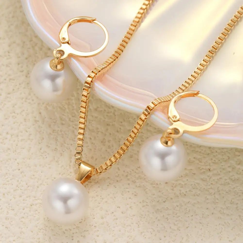 Classic Faux Pearl Jewelry Set for Women – Elegant Jewelry Gift for Special Occasions