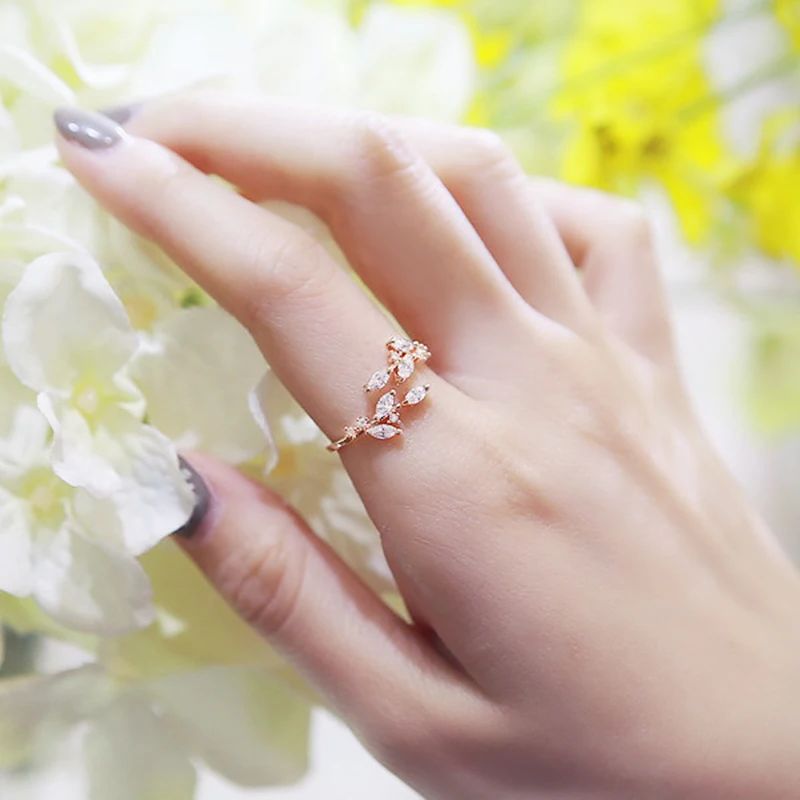 Women’s Adjustable Branch Ring – Fashionable Finger Jewelry for Daily Wear and Special Occasions